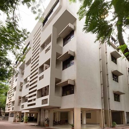 Hotel Meru Πούνε Εξωτερικό φωτογραφία